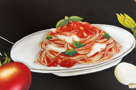 トマトソースパスタを描いています
